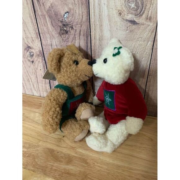 Hallmark Kiss Kiss Mistletoe Bear 10" Plush Stuff - Picture 1 of 9